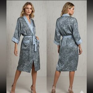 Vintage Victoria’s Secret Gold Label Teal Green Satin Floral Print Robe Y2K M/L